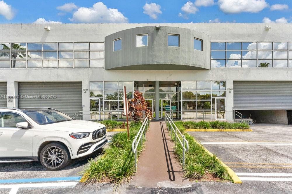 2201 NW 102nd Pl # 4A, Doral, FL 33172