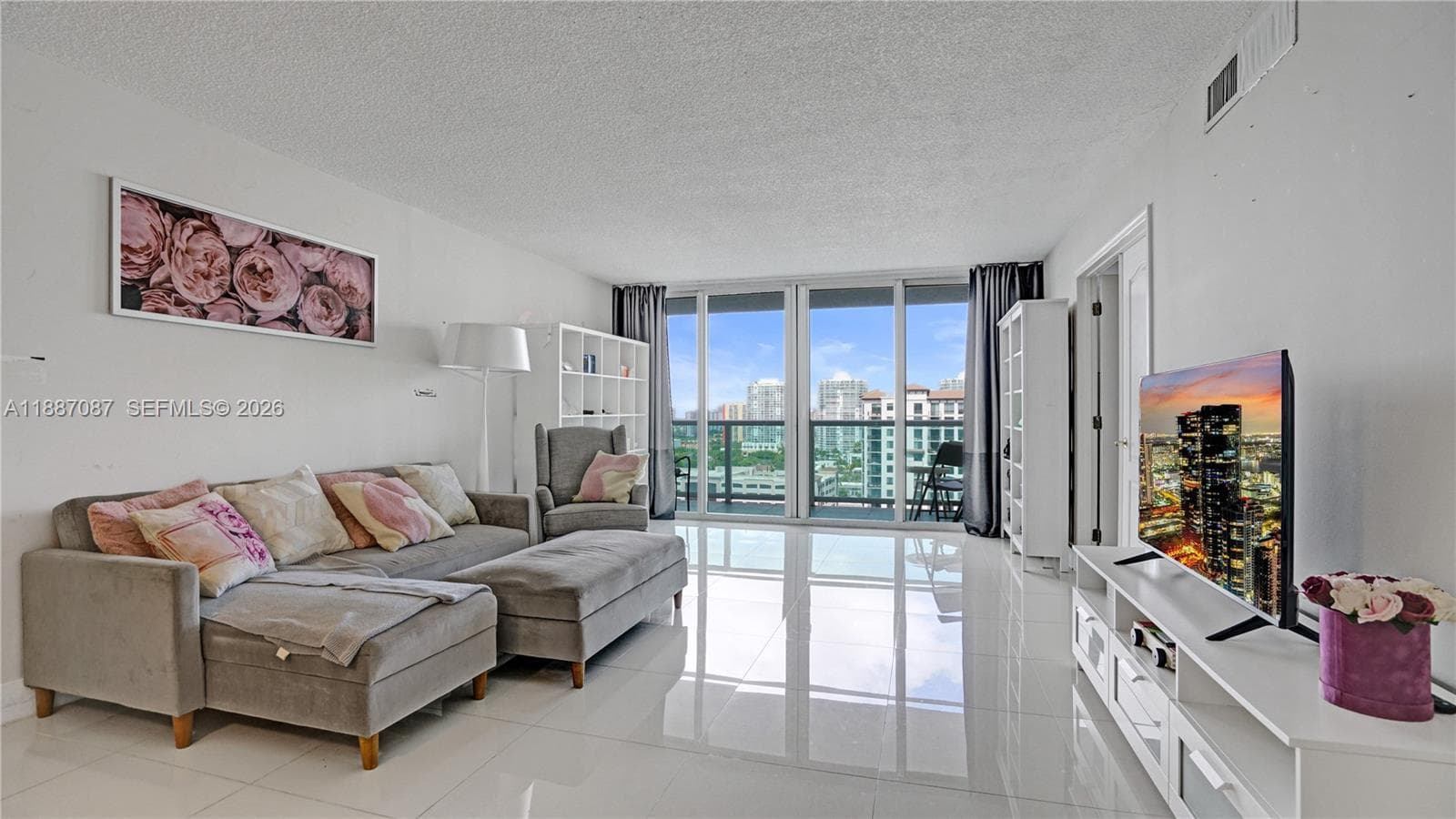 100 Bayview Dr # 1931, Sunny Isles Beach, FL 33160 photo 2