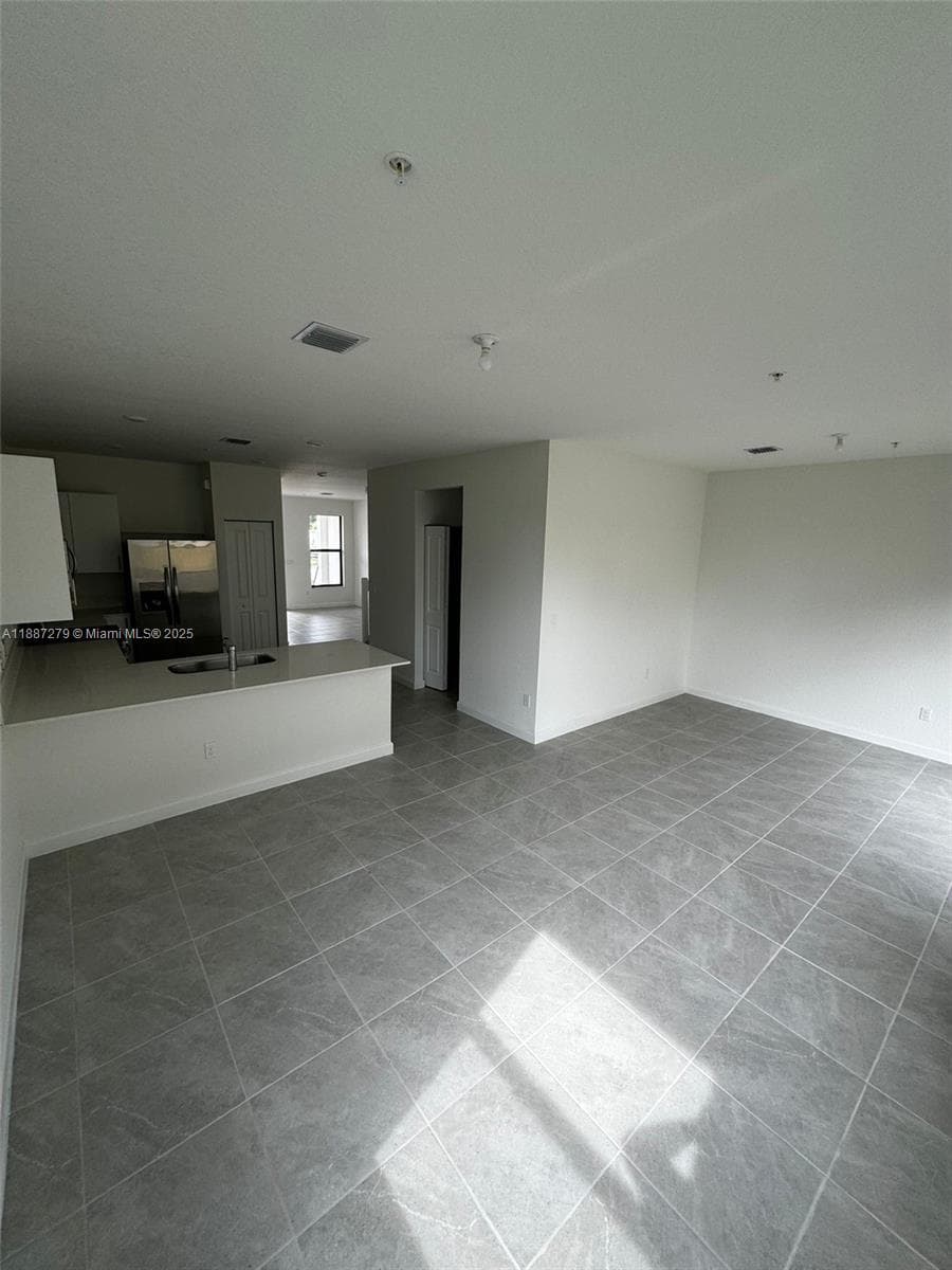 285 SW 159th Ln, Pembroke Pines, FL 33027 photo 5