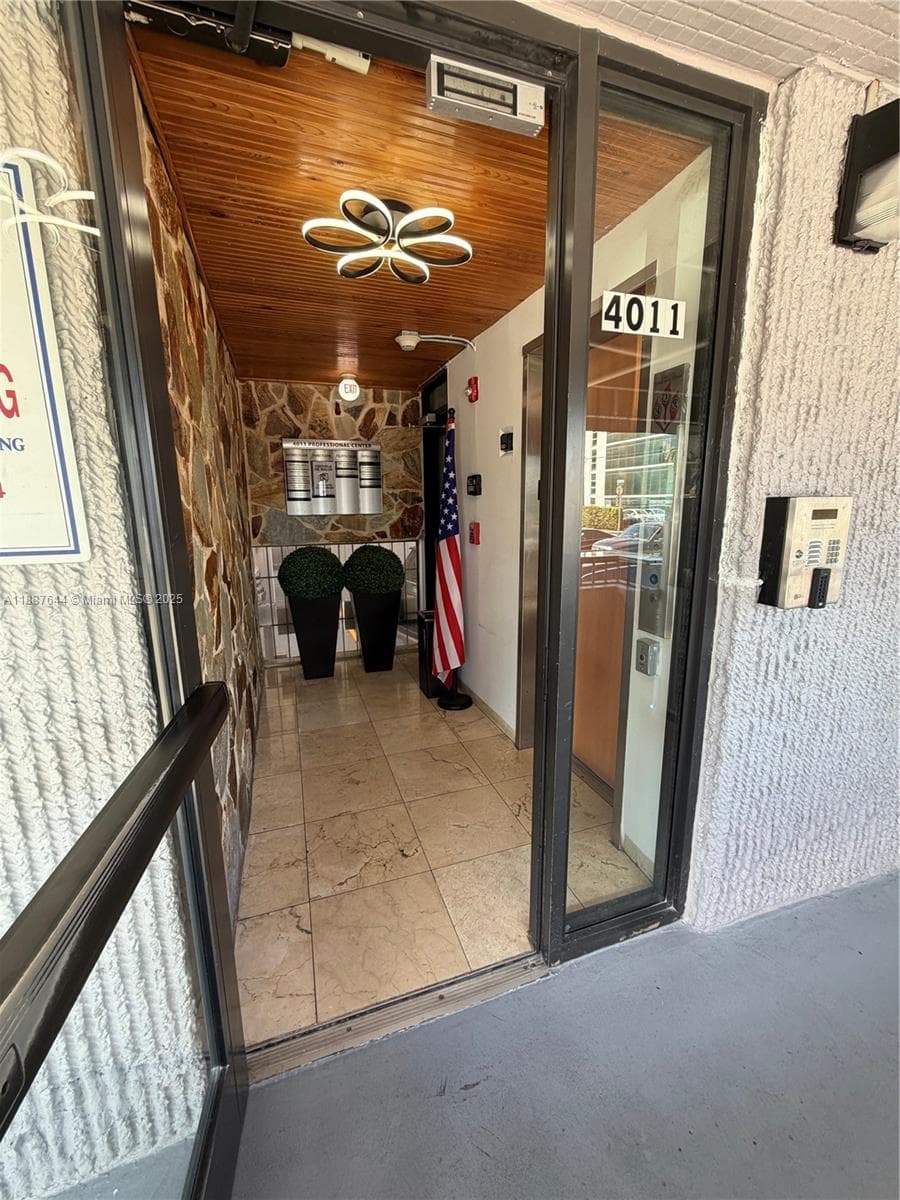 4011 W Flagler St # 404, Miami, FL 33134 photo 2