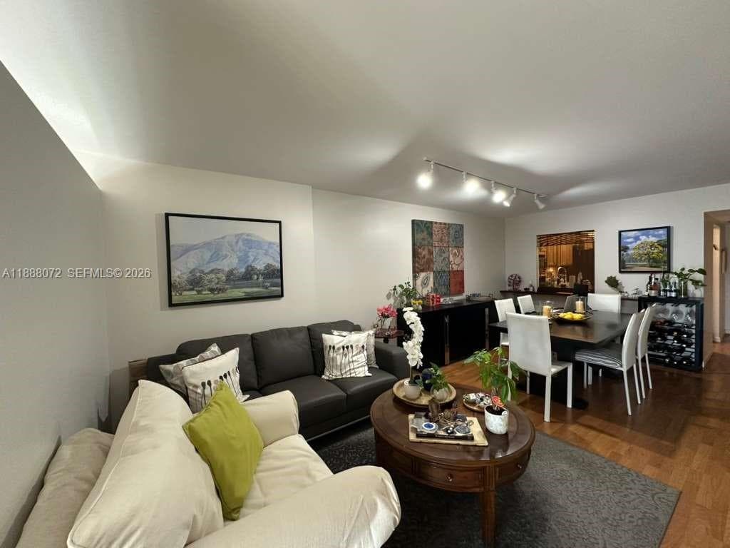 1000 Parkview Dr # 627, Hallandale Beach, FL 33009 photo 3