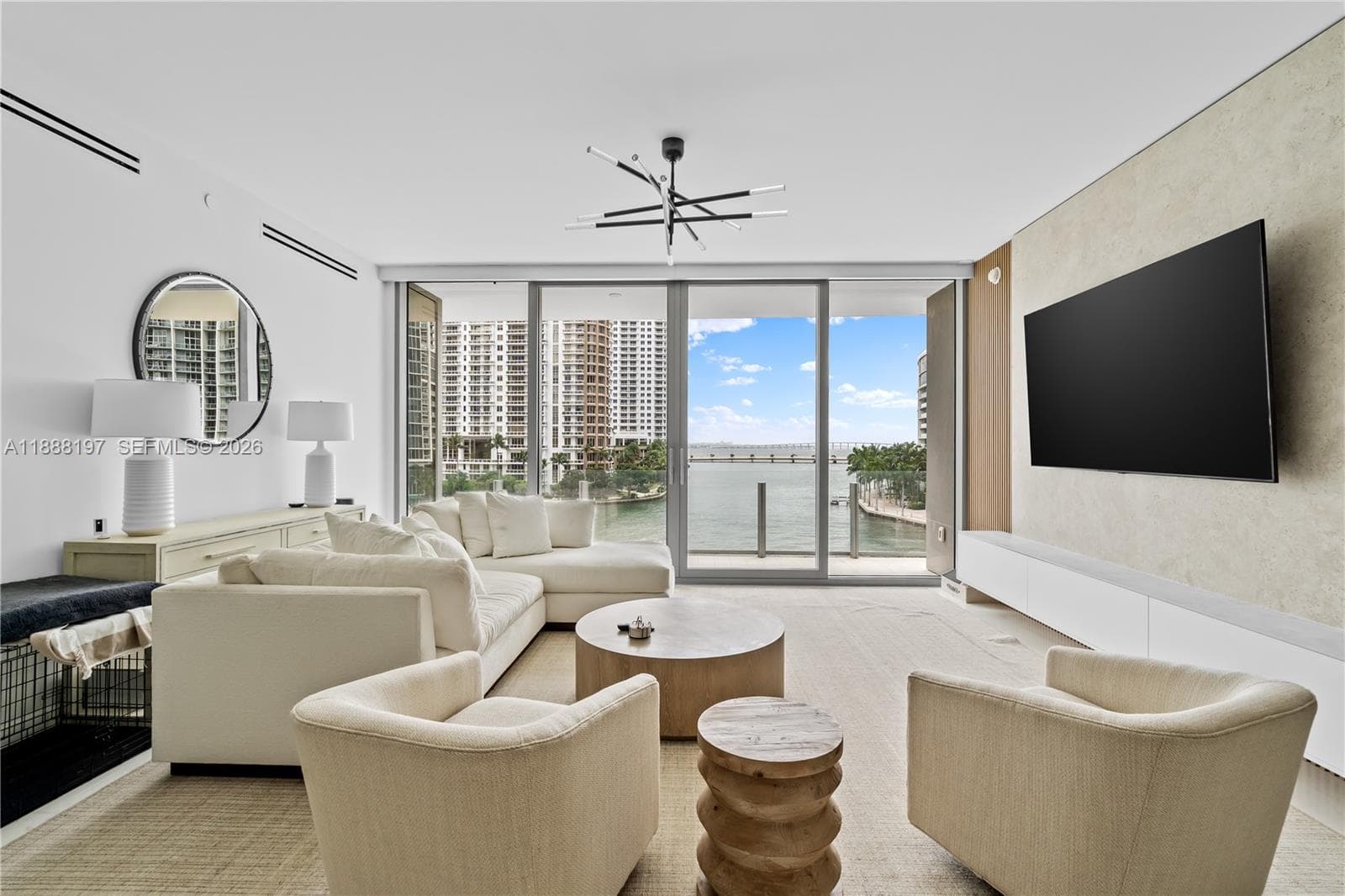 300 Biscayne Blvd Way # 1103, Miami, FL 33131 photo 2