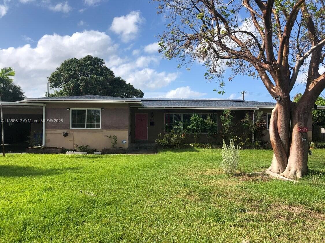 2815 Jackson St, Hollywood, FL 33020 photo 3