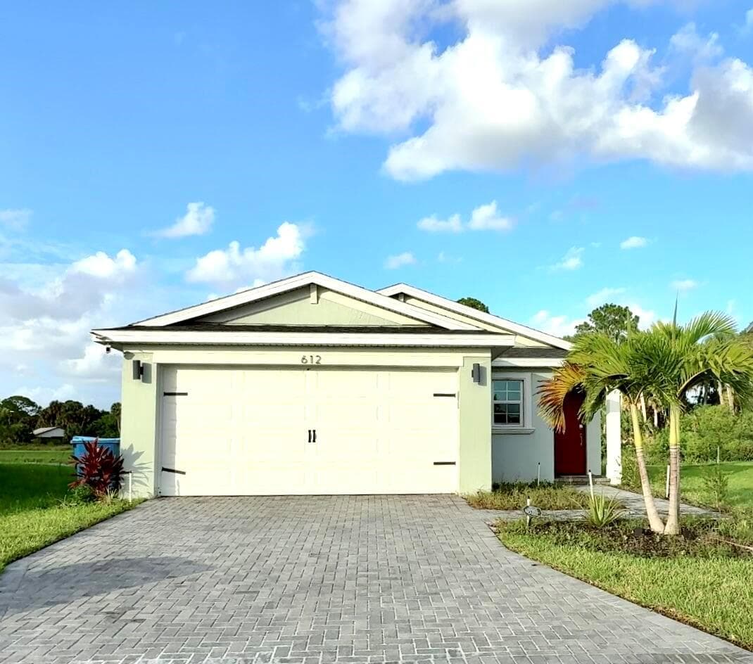 612 Papillon Street SW, Palm Bay, FL 32908 photo 2