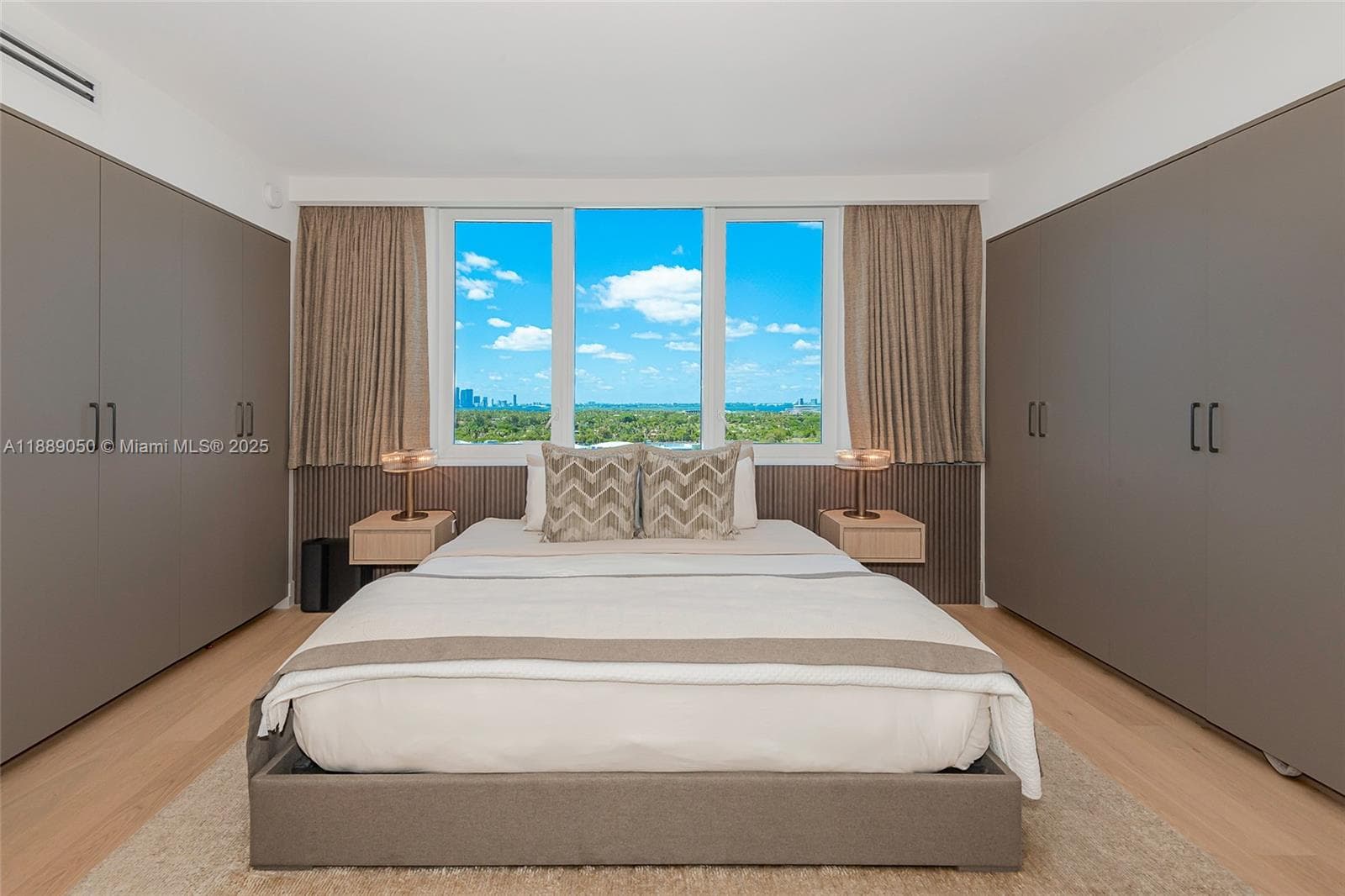 2301 Collins Ave # 1527, Miami Beach, FL 33139 photo 4
