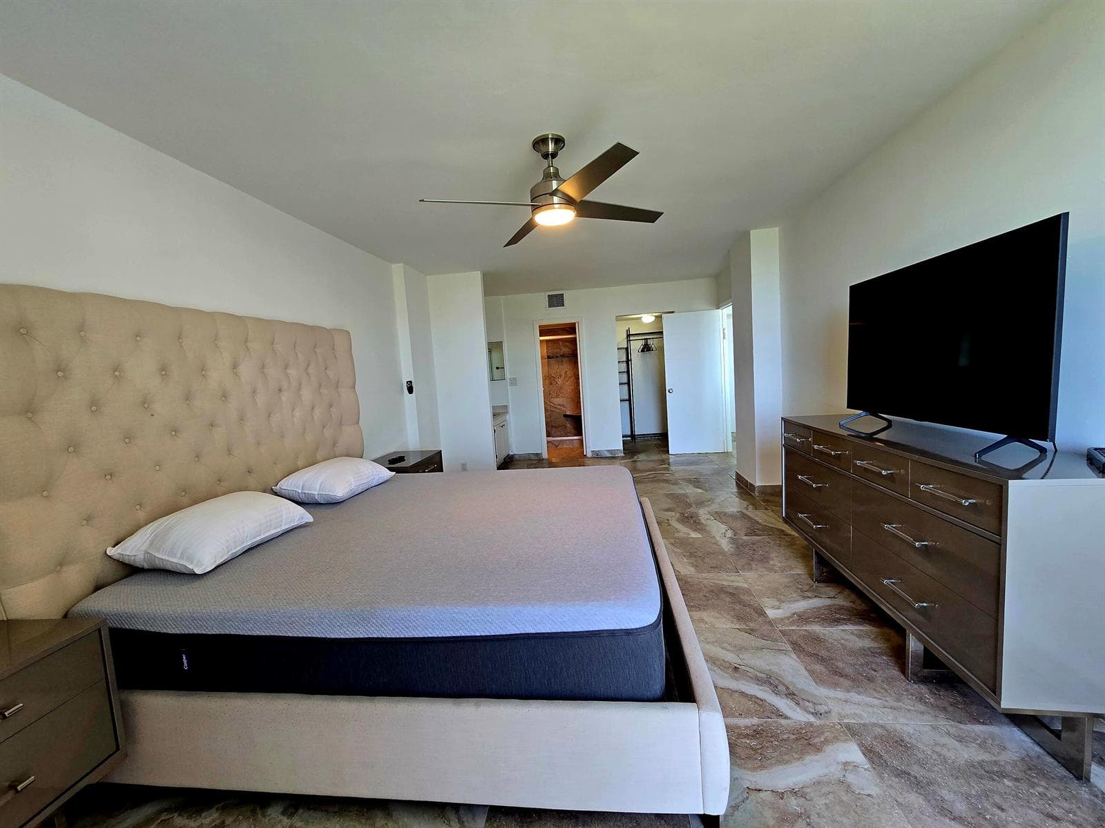 20335 W Country Club Drive # 2208, Aventura, FL 33180 photo 4
