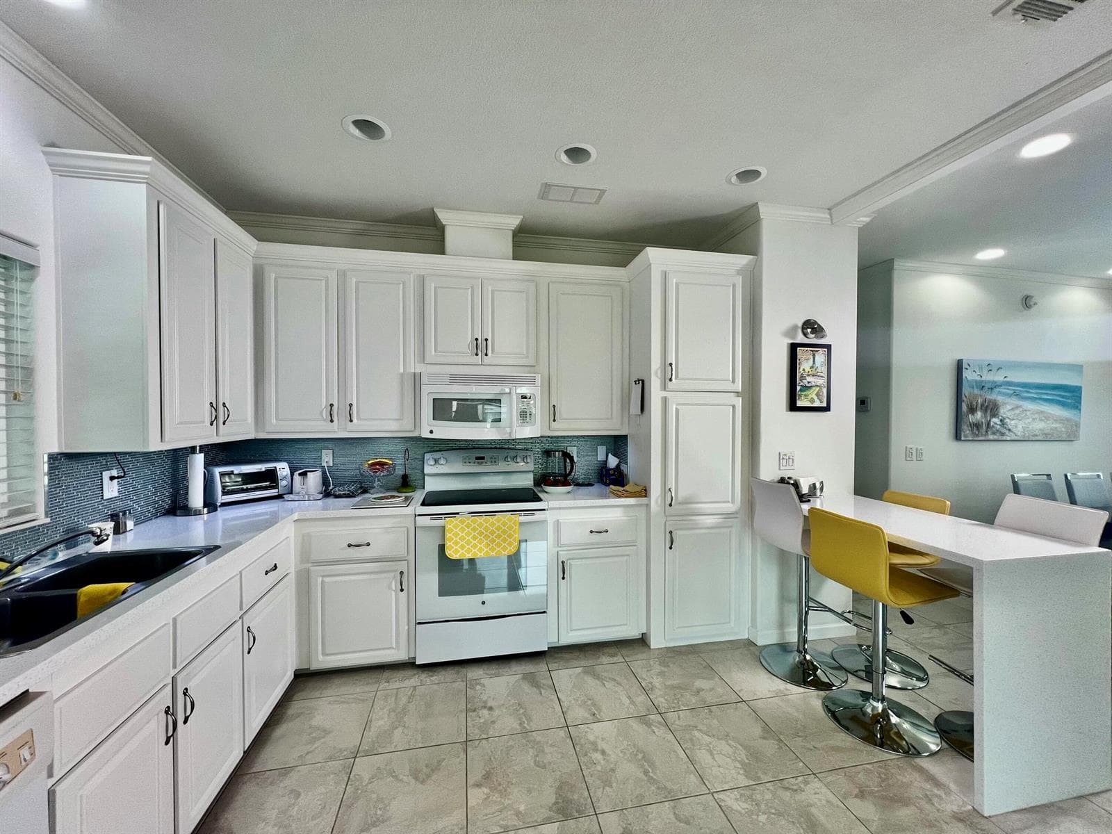 413 Hibiscus Drive, Deerfield Beach, FL 33442 photo 2