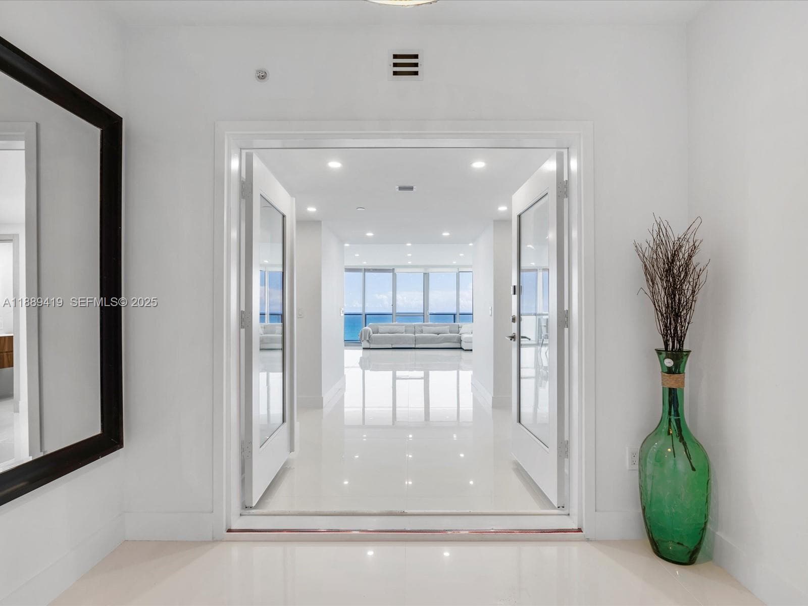 3101 S Ocean Dr # 1608, Hollywood, FL 33019 photo 2