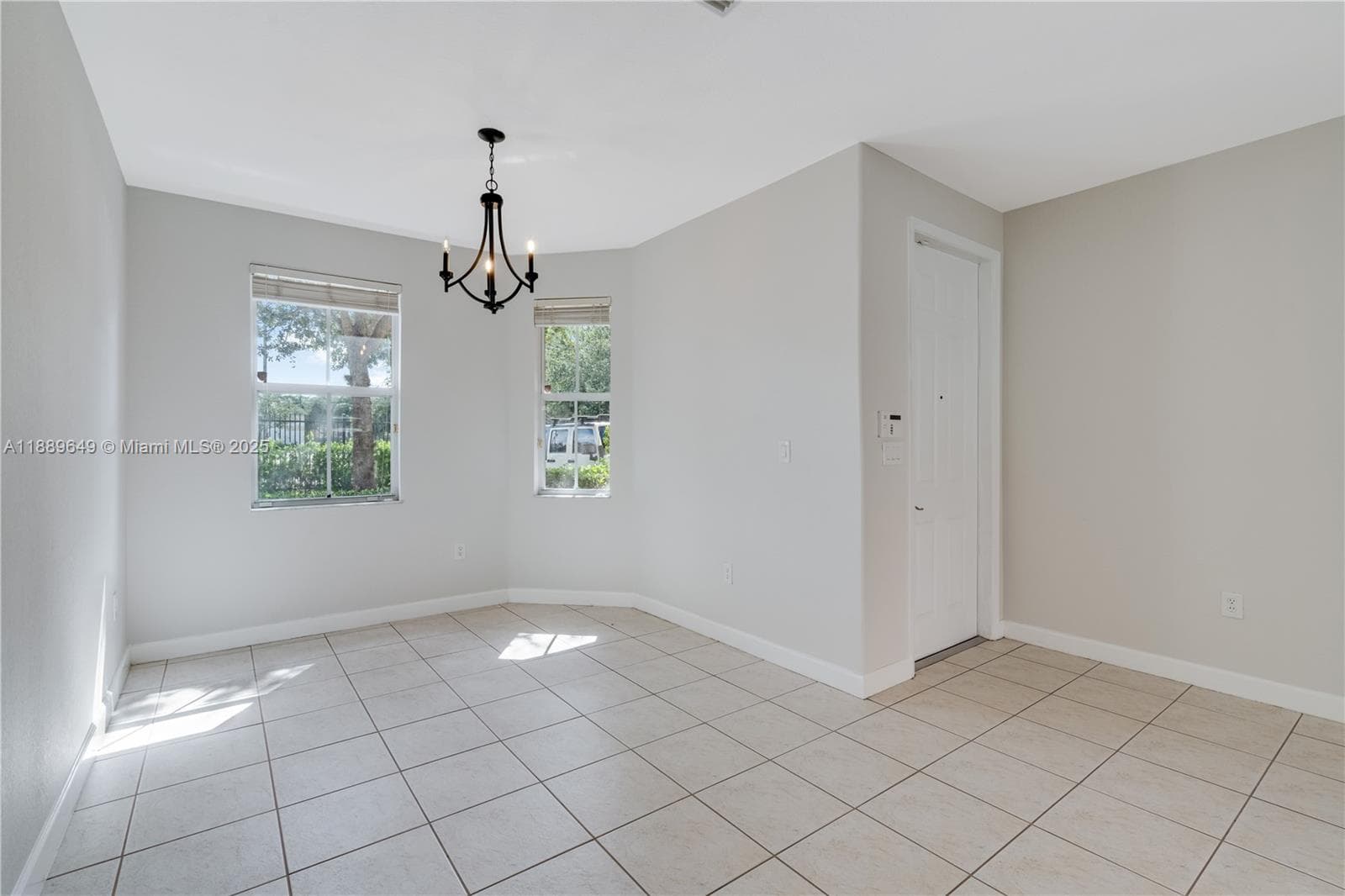 8450 NW 113th Psge, Doral, FL 33178 photo 5