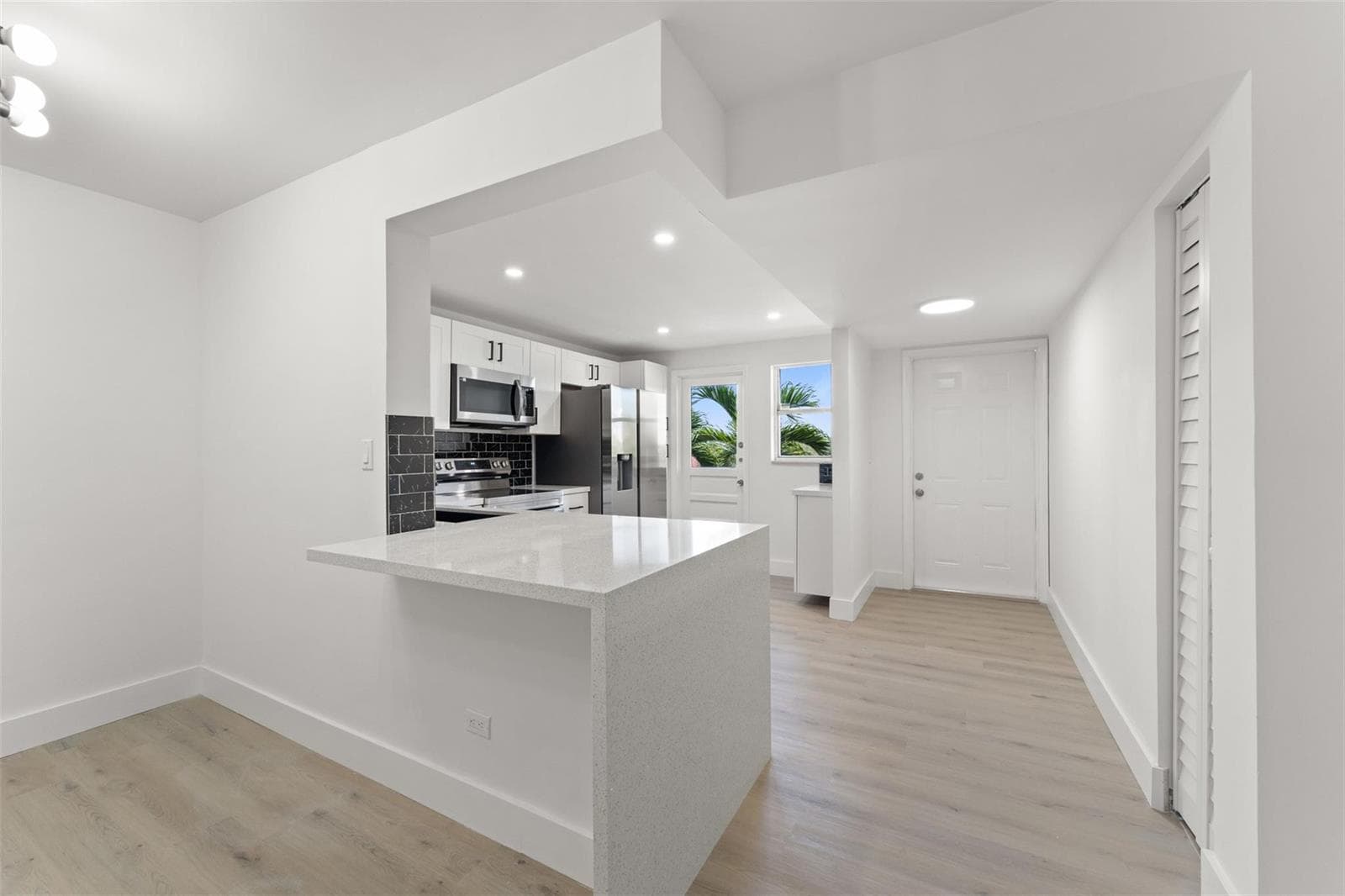 441 NE 195th Street # 302, Miami, FL 33179 photo 2