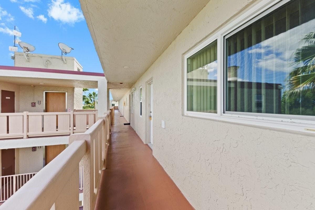 2106 S Cypress Bend Drive # 506, Pompano Beach, FL 33069 photo 2