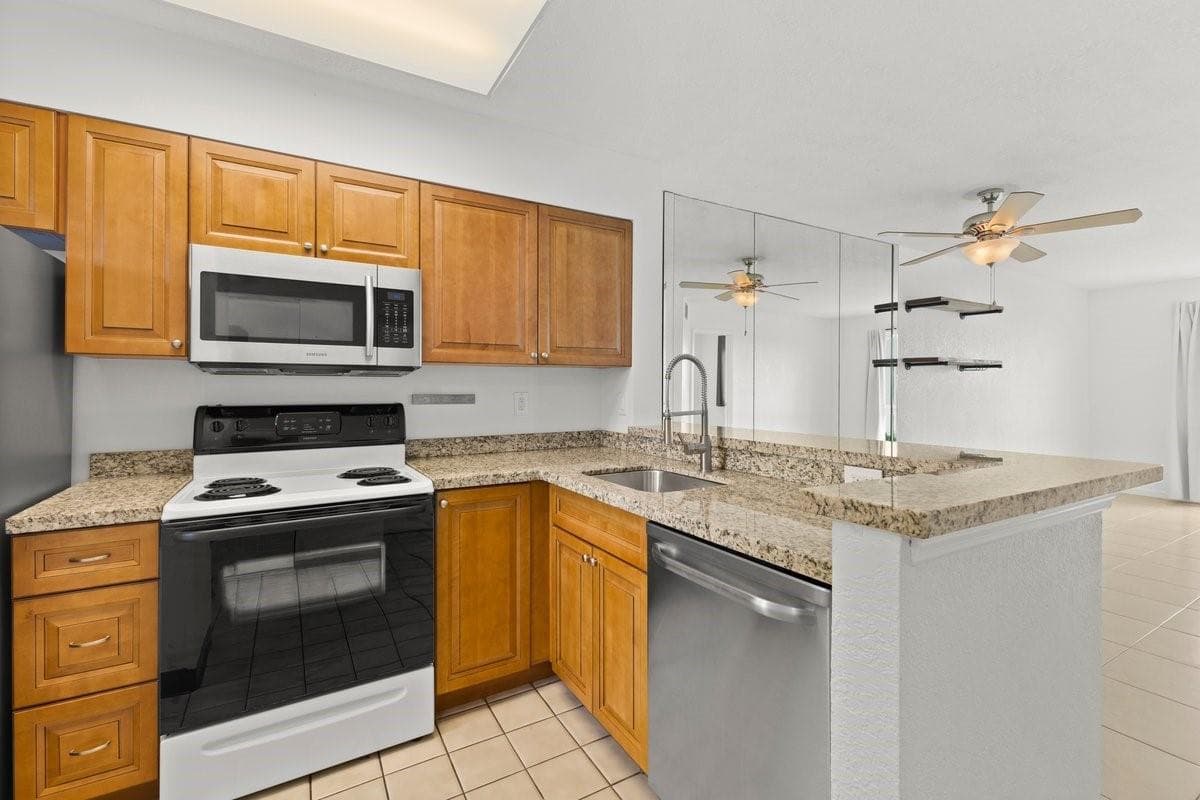 2106 S Cypress Bend Drive # 506, Pompano Beach, FL 33069 photo 5