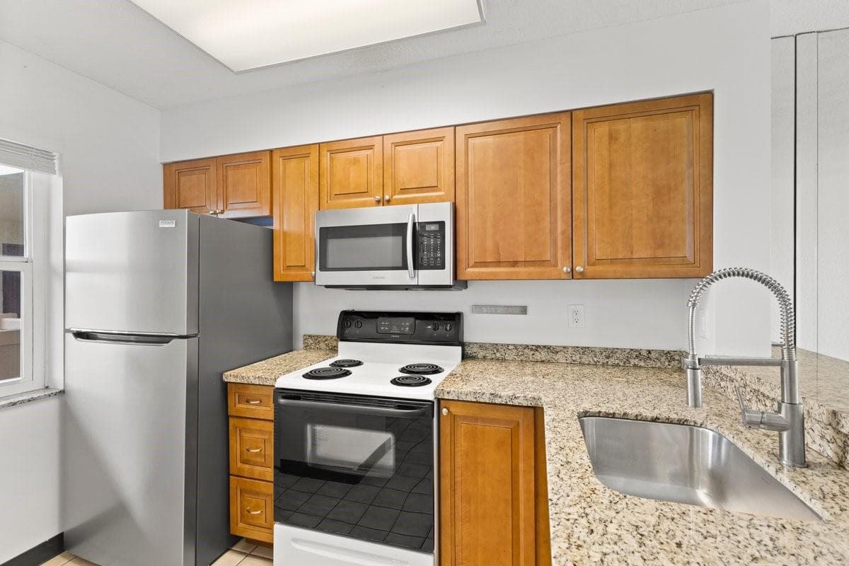 2106 S Cypress Bend Drive # 506, Pompano Beach, FL 33069 photo 4