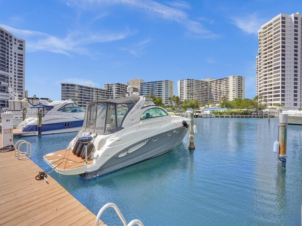 2667 S Parkview Dr, Hallandale Beach, FL 33009 photo 3