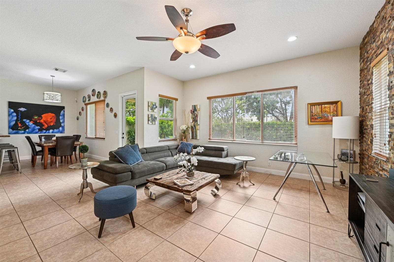 553 Gazetta Way, West Palm Beach, FL 33413 photo 4