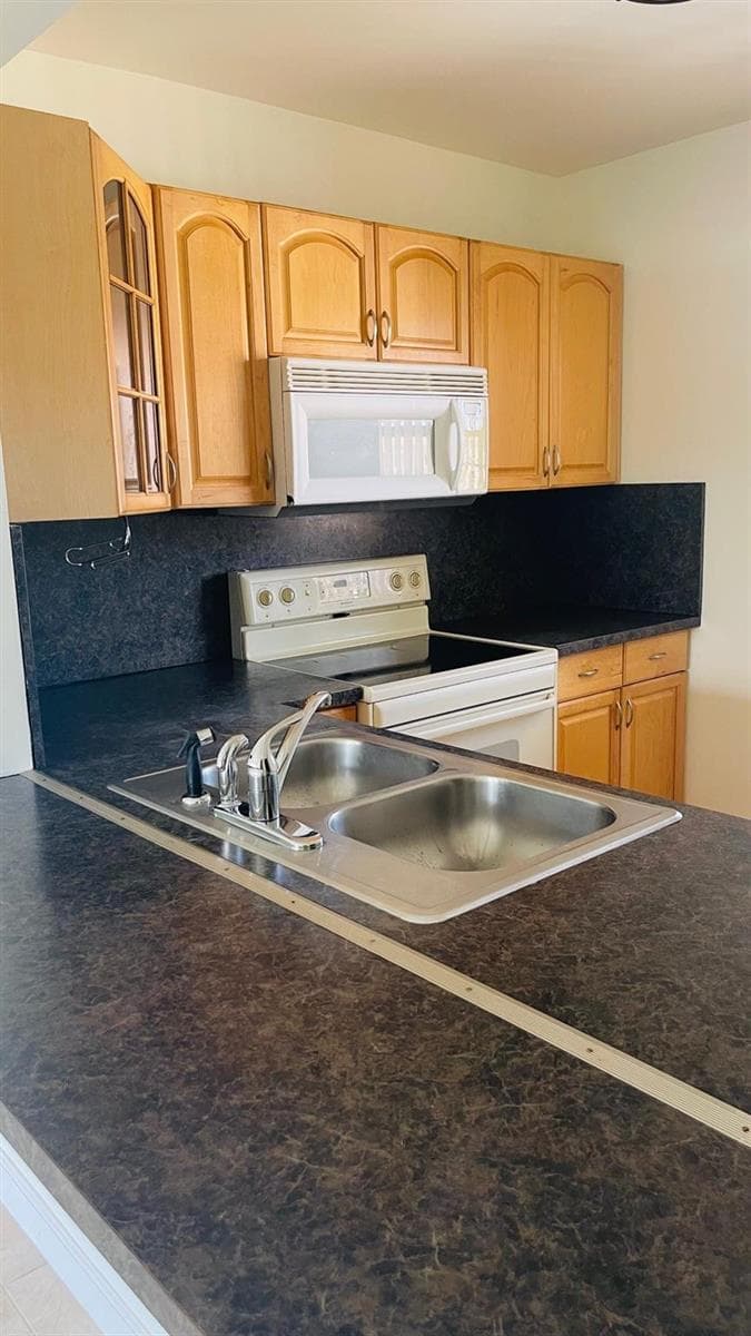 5111 W Oakland Park Boulevard # 306, Lauderdale Lakes, FL 33313 photo 2