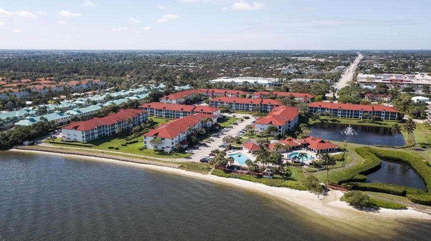 110 Half Moon Circle # E2, Hypoluxo, FL 33462 photo 4