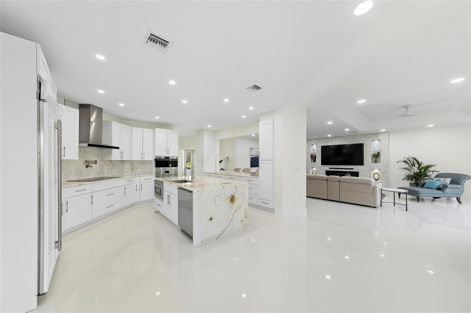10038 Vestal Place, Coral Springs, FL 33071 photo 2