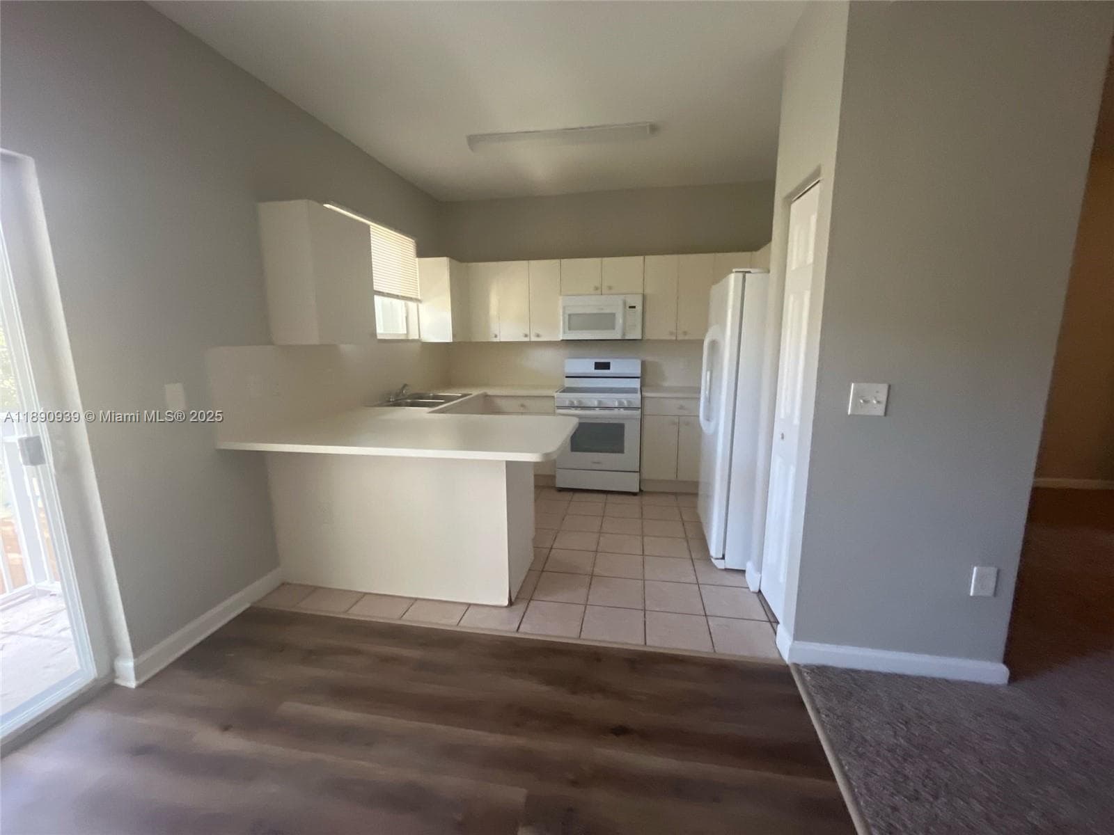 2731 NE 3rd Dr # 203, Homestead, FL 33033 photo 4