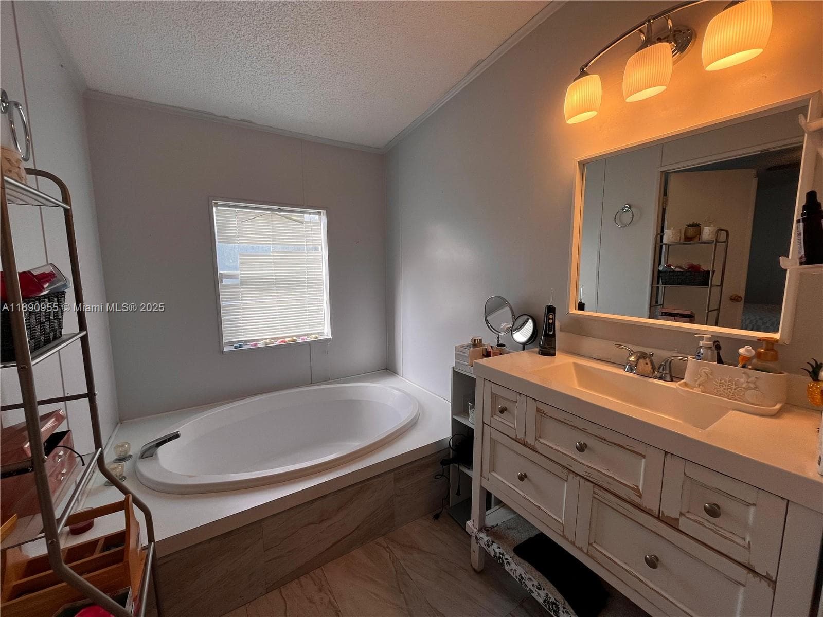 909 Sw 131 Way, Davie, FL 33325 photo 4
