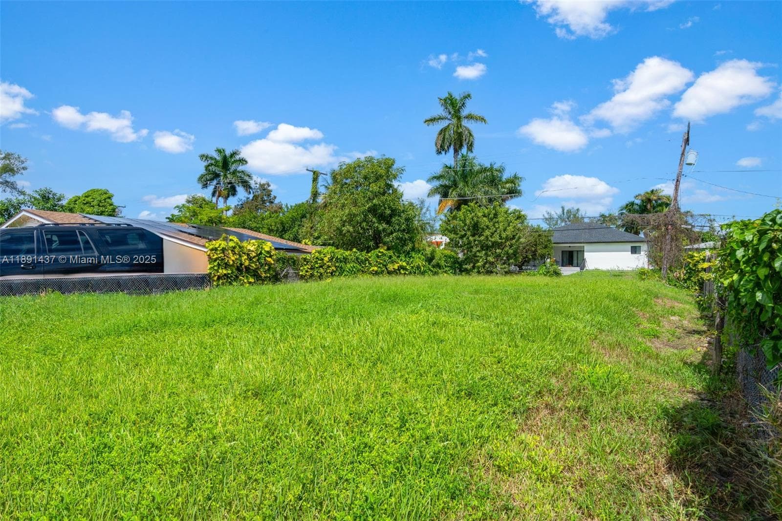 1453 NE 117th St, Miami, FL 33161 photo 2