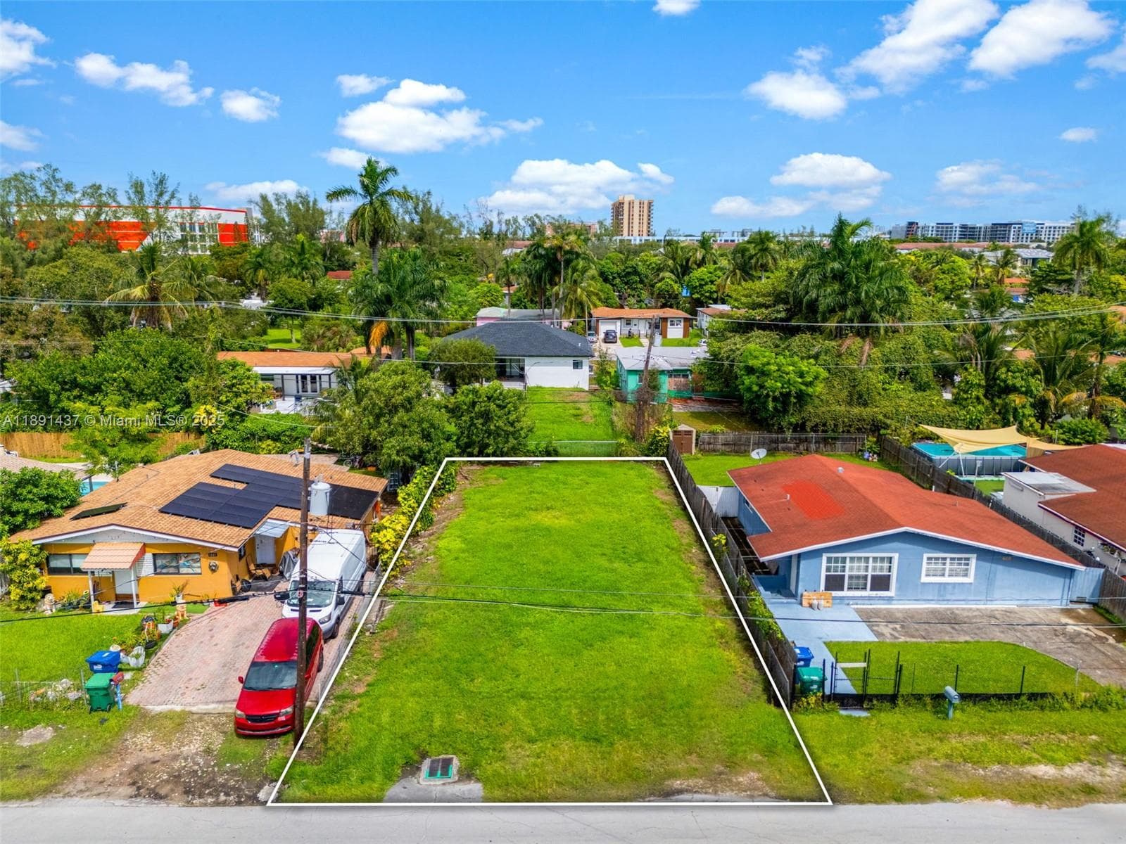 1453 NE 117th St, Miami, FL 33161 photo 3