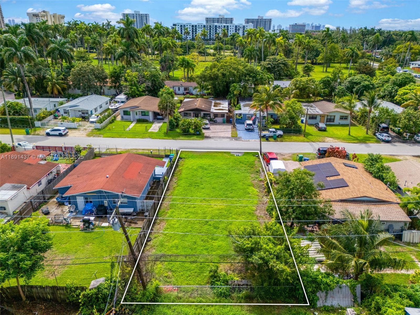 1453 NE 117th St, Miami, FL 33161 photo 5