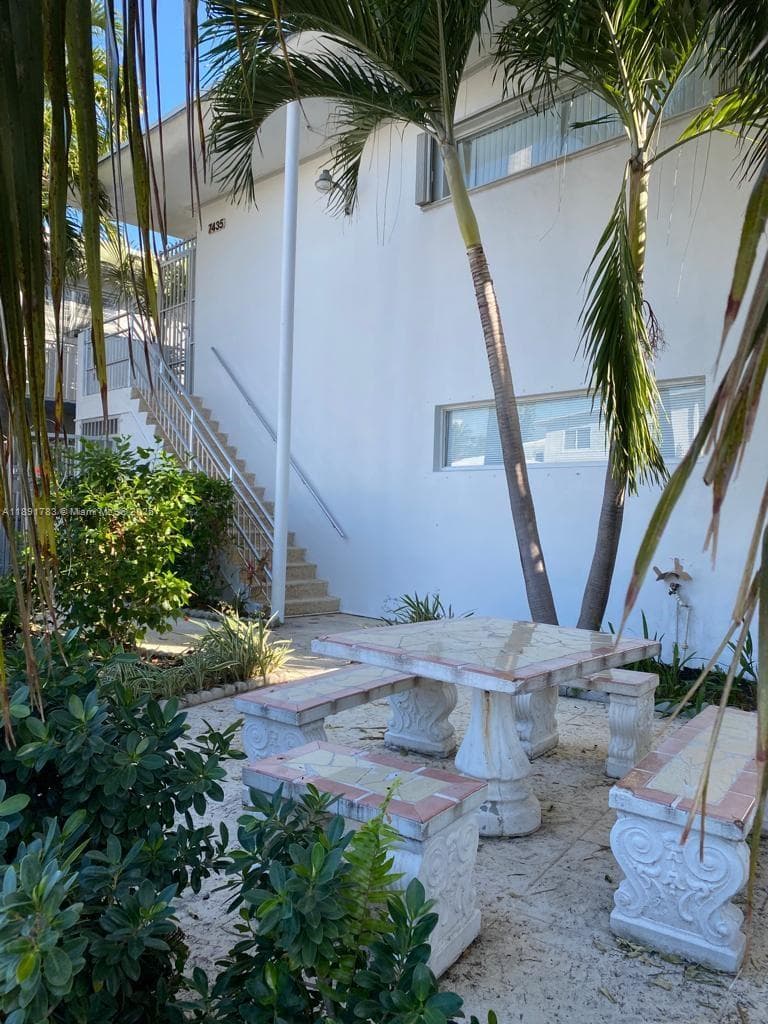 7435 Byron Ave, Miami Beach, FL 33141 photo 2