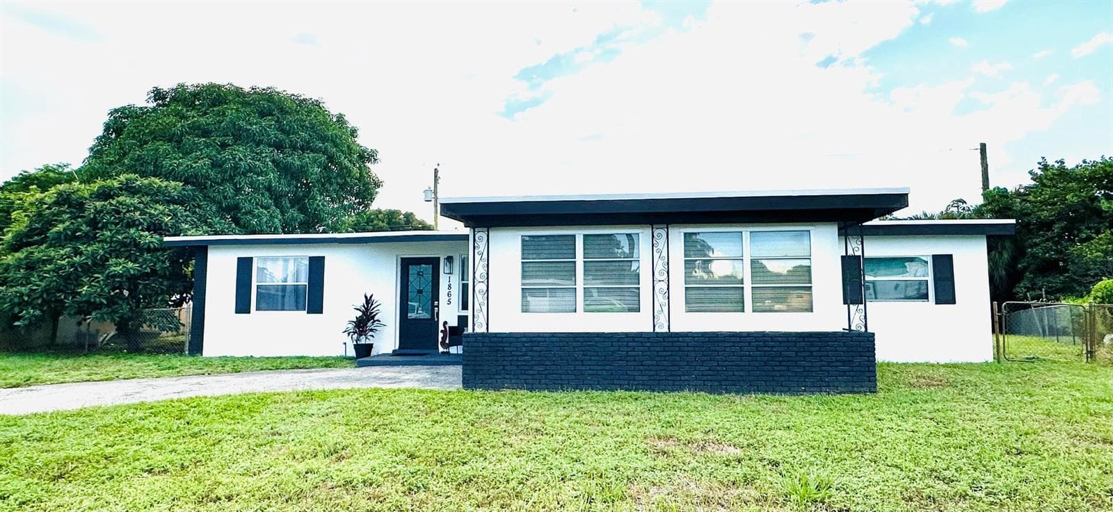 1865 W Chatham Road, West Palm Beach, FL 33415 photo 2