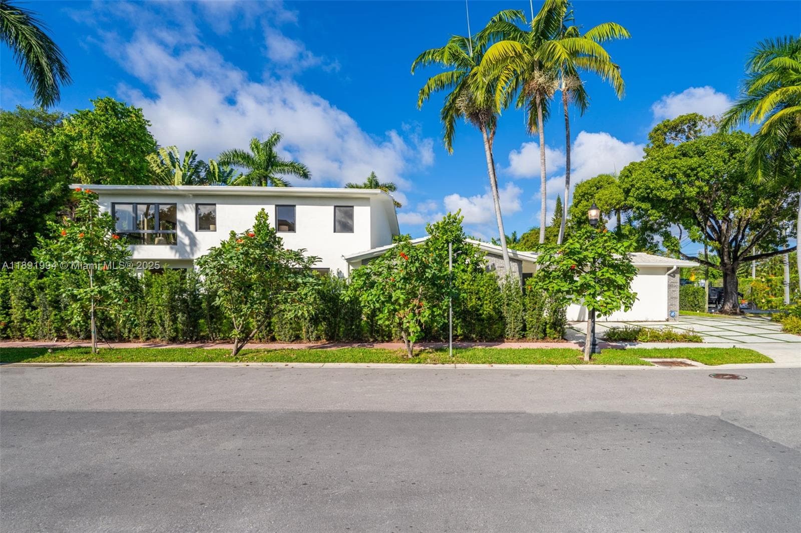 222 E Rivo Alto Dr, Miami Beach, FL 33139