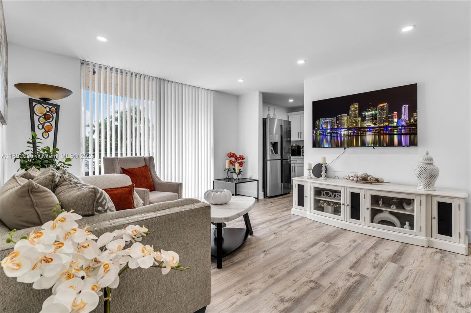9310 Fontainebleau Blvd # 201, Miami, FL 33172 photo 2