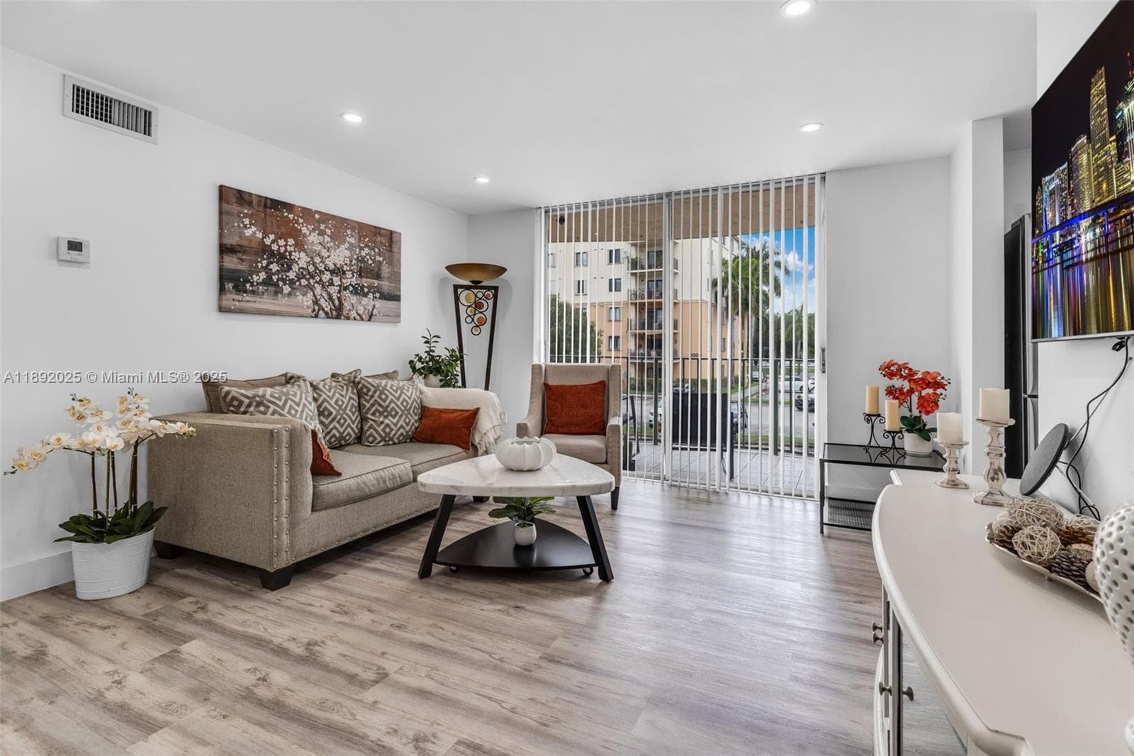 9310 Fontainebleau Blvd # 201, Miami, FL 33172 photo 3