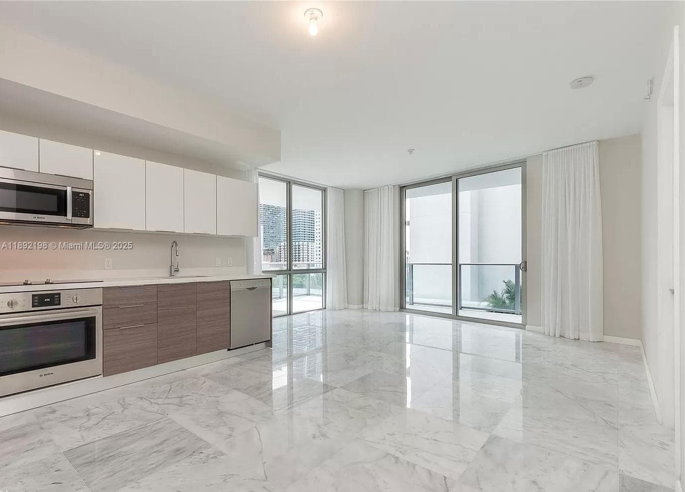 1010 SW 2nd Ave # 603, Miami, FL 33130 photo 4