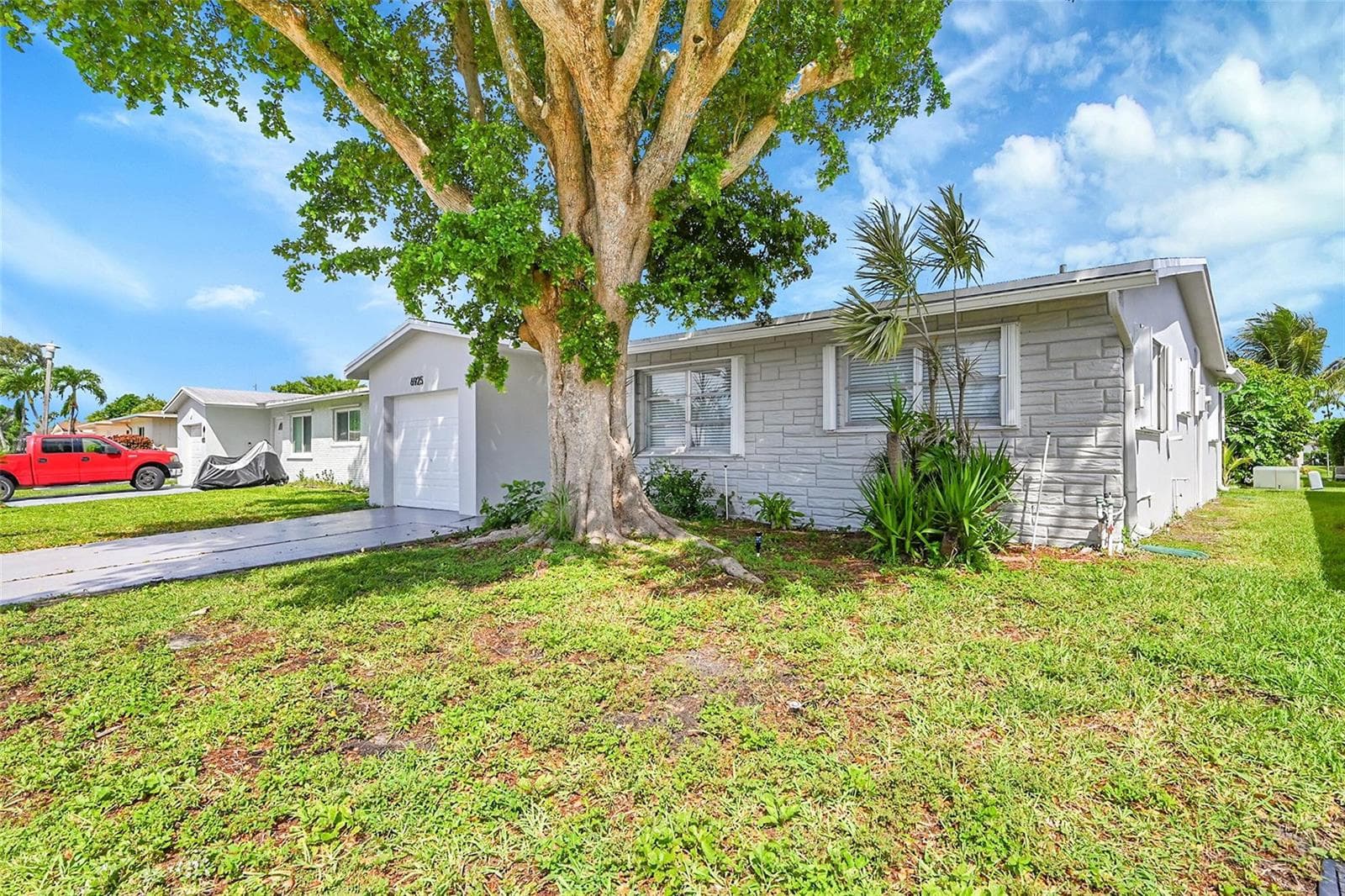 6925 NW 11th Street, Margate, FL 33063 photo 4
