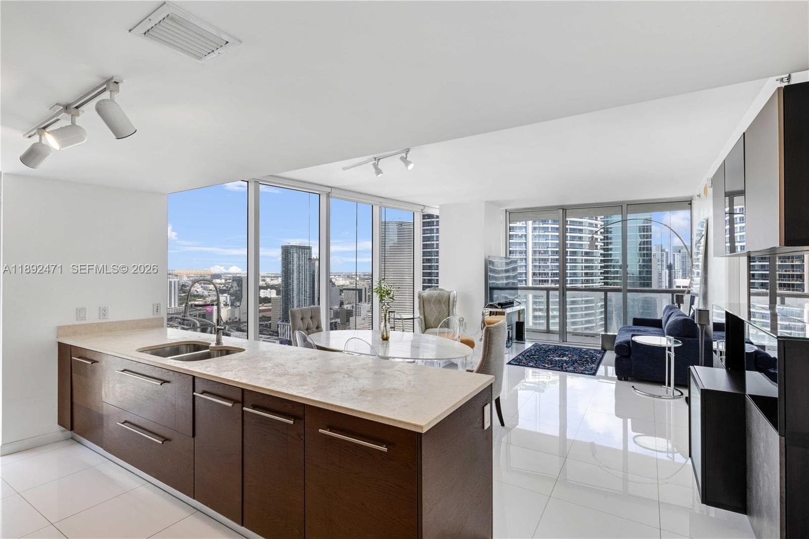 475 Brickell Ave # 4015, Miami, FL 33131 photo 3