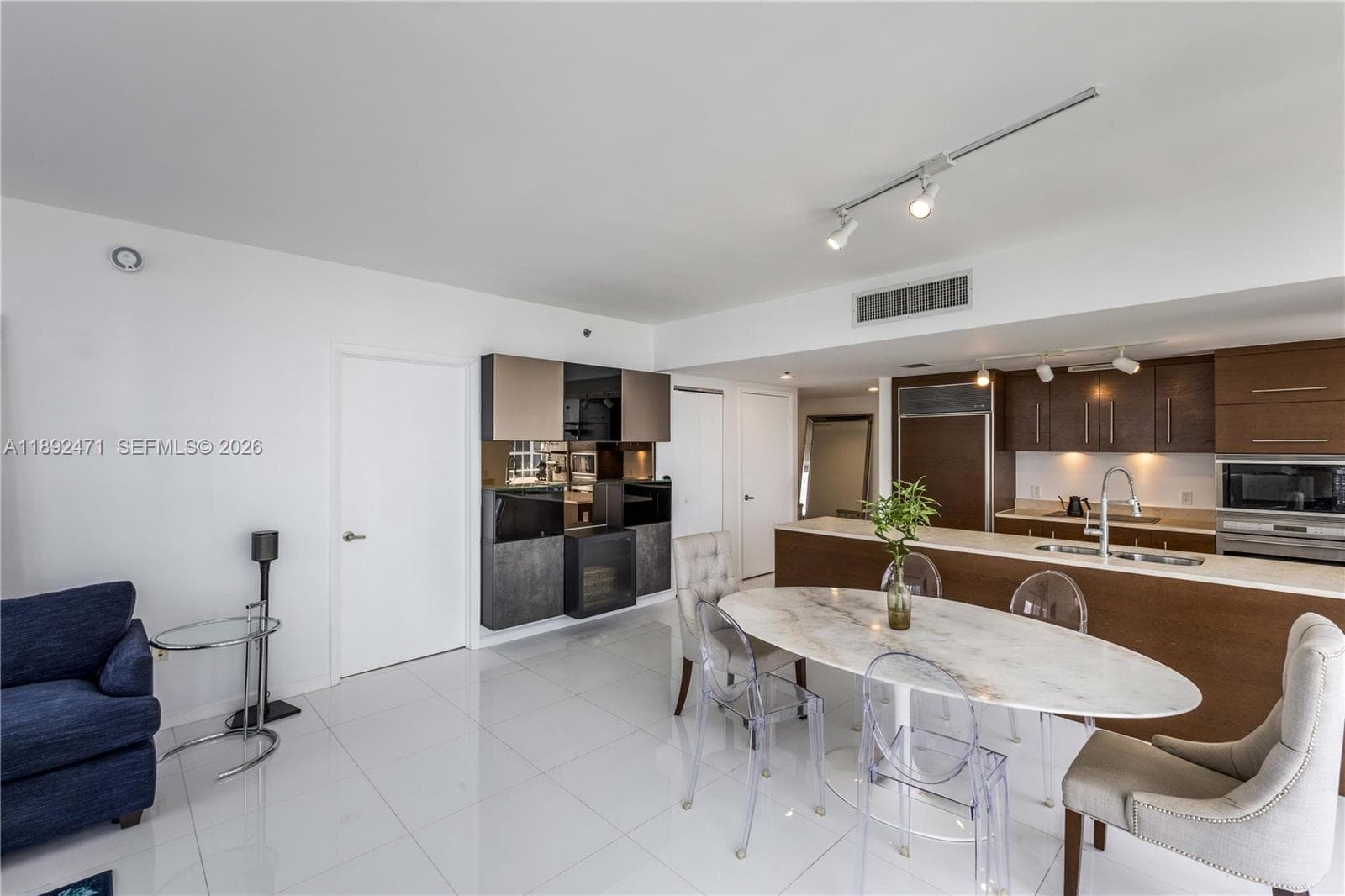 475 Brickell Ave # 4015, Miami, FL 33131 photo 5