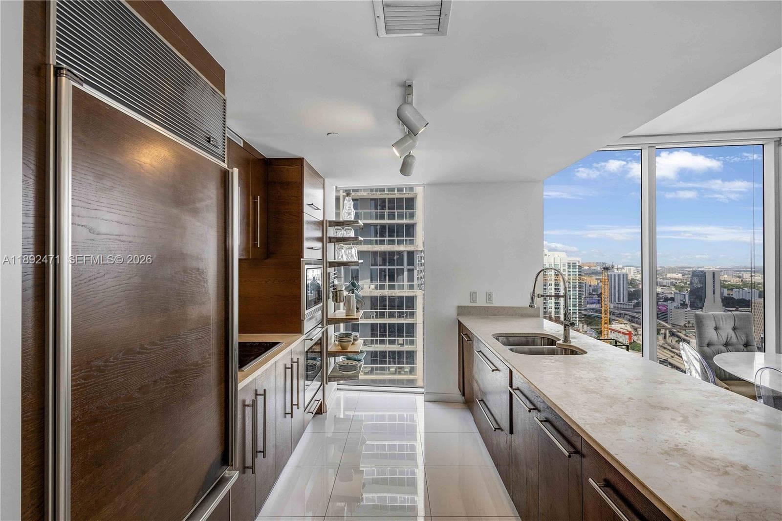 475 Brickell Ave # 4015, Miami, FL 33131 photo 4