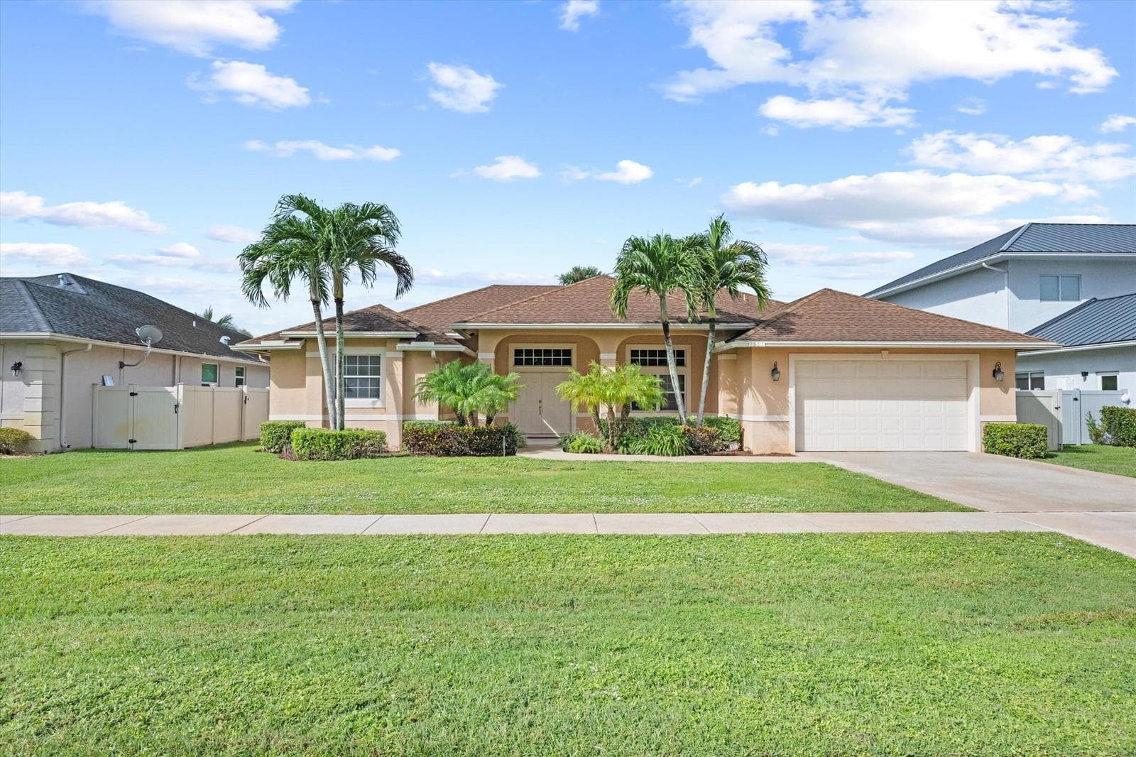 2981 Dovedale Court E, Wellington, FL 33414 photo 2