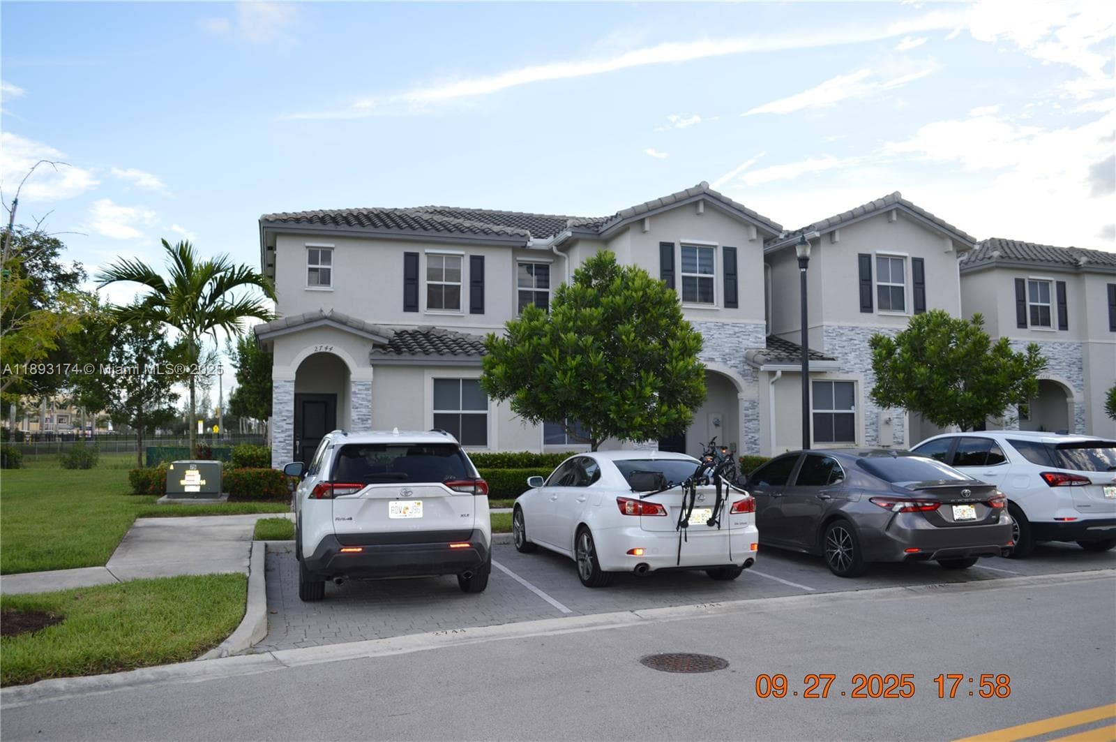 2744 SE 19th St, Homestead, FL 33035 photo 2