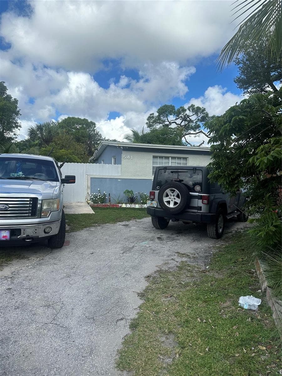541 NW 33rd Avenue, Lauderhill, FL 33311 photo 2