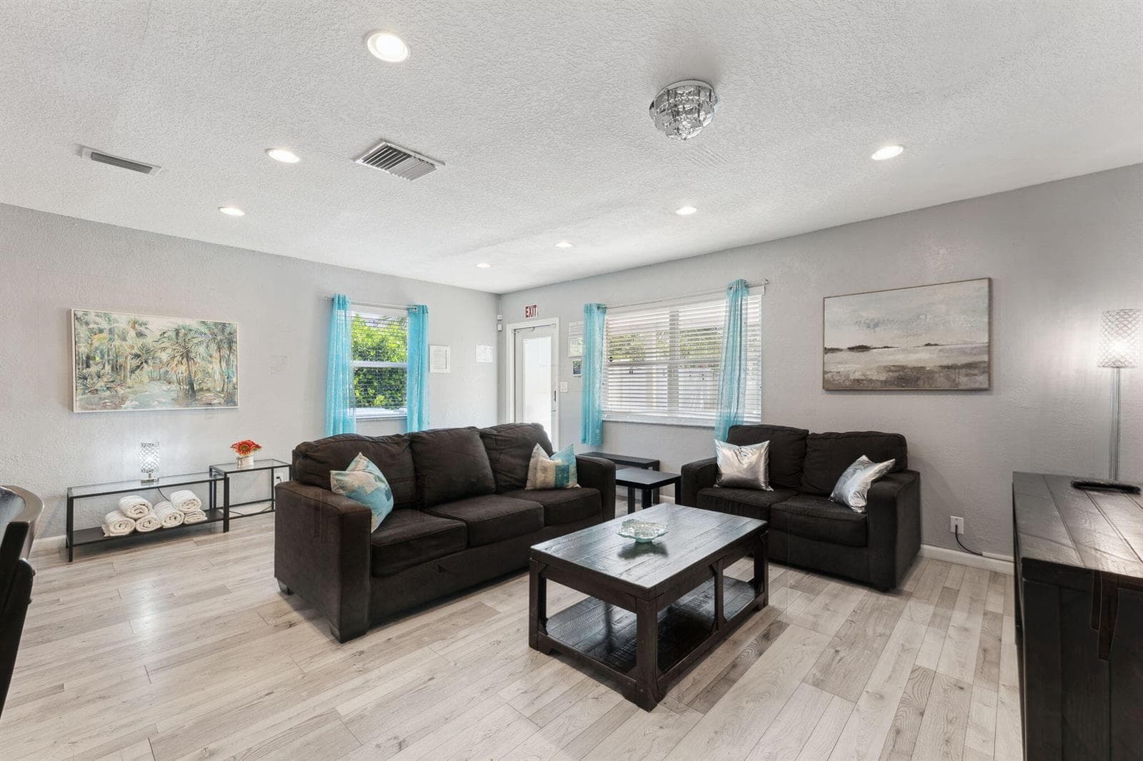 1631 N Andrews Square, Fort Lauderdale, FL 33311 photo 3