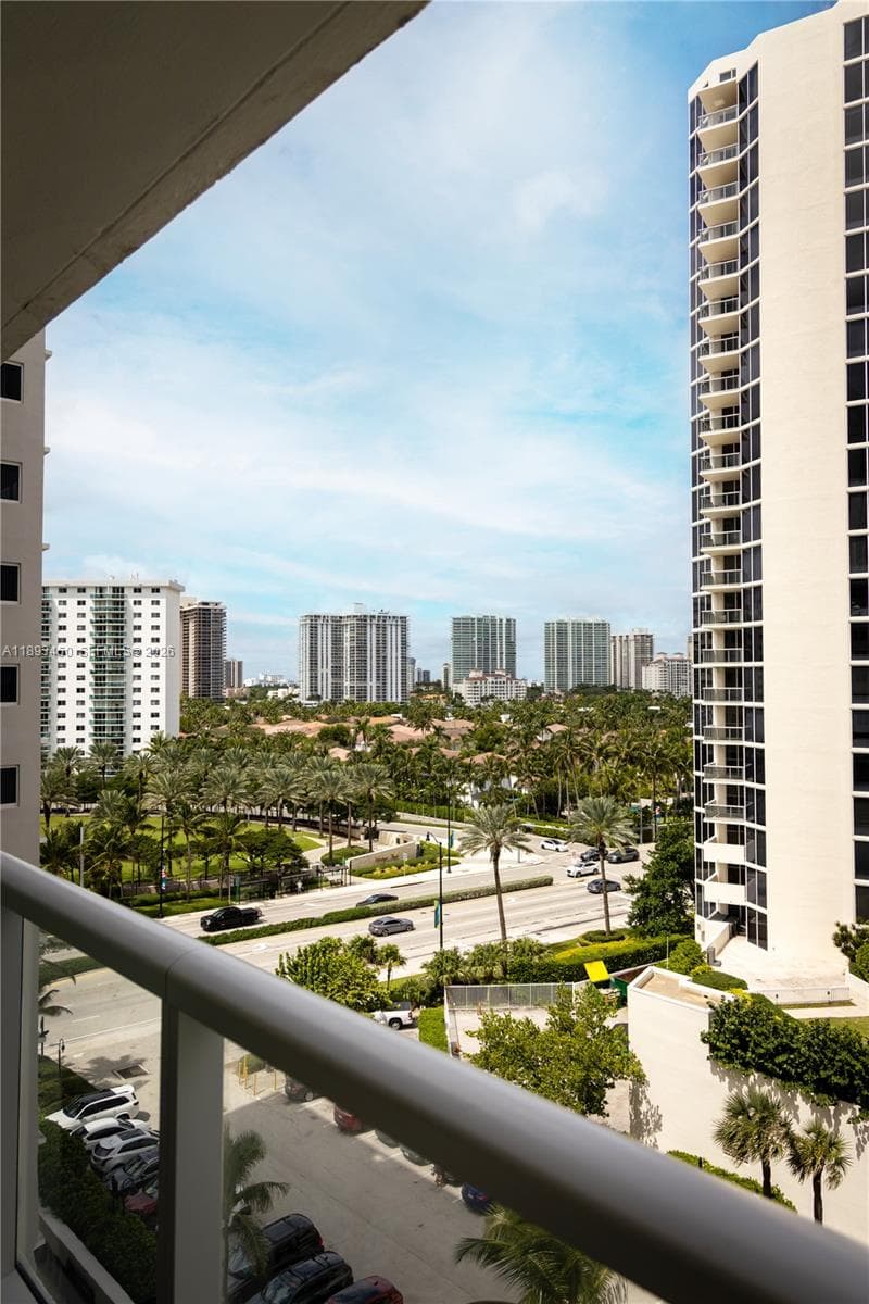 19201 Collins Ave # 720, Sunny Isles Beach, FL 33160 photo 5