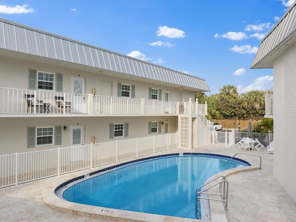 900 Jasmine Lane # 10a, Vero Beach, FL 32963 photo 2
