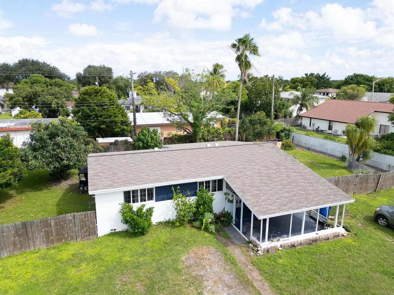 2011 SW 97th Terrace, Miramar, FL 33025 photo 2