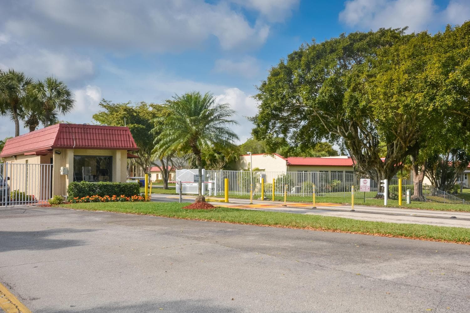 477 Lake Dora Drive, West Palm Beach, FL 33411 photo 3
