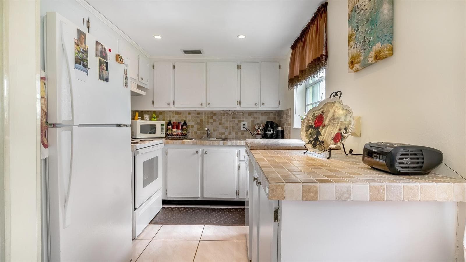 239 Windsor K, West Palm Beach, FL 33417 photo 2