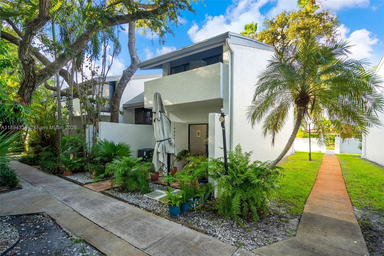 19440 NE 26th Ave # 54B, Miami, FL 33180 photo 3