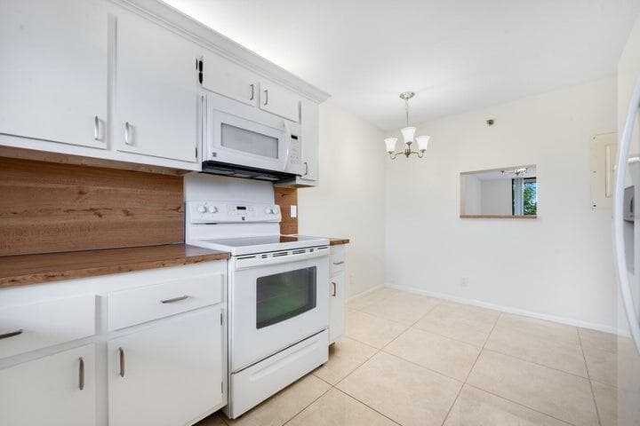 7770 Tahiti Lane # 405, Lake Worth, FL 33467 photo 3