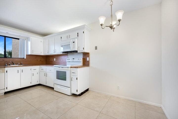 7770 Tahiti Lane # 405, Lake Worth, FL 33467 photo 5