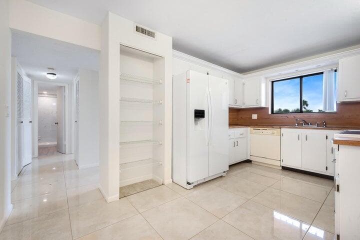 7770 Tahiti Lane # 405, Lake Worth, FL 33467 photo 4